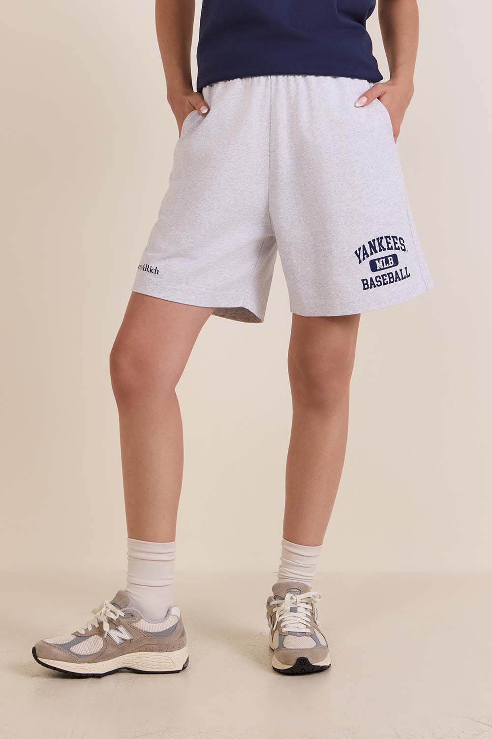 תמונת דוגמן קידמית של מכנסי ברמודה ינקיס