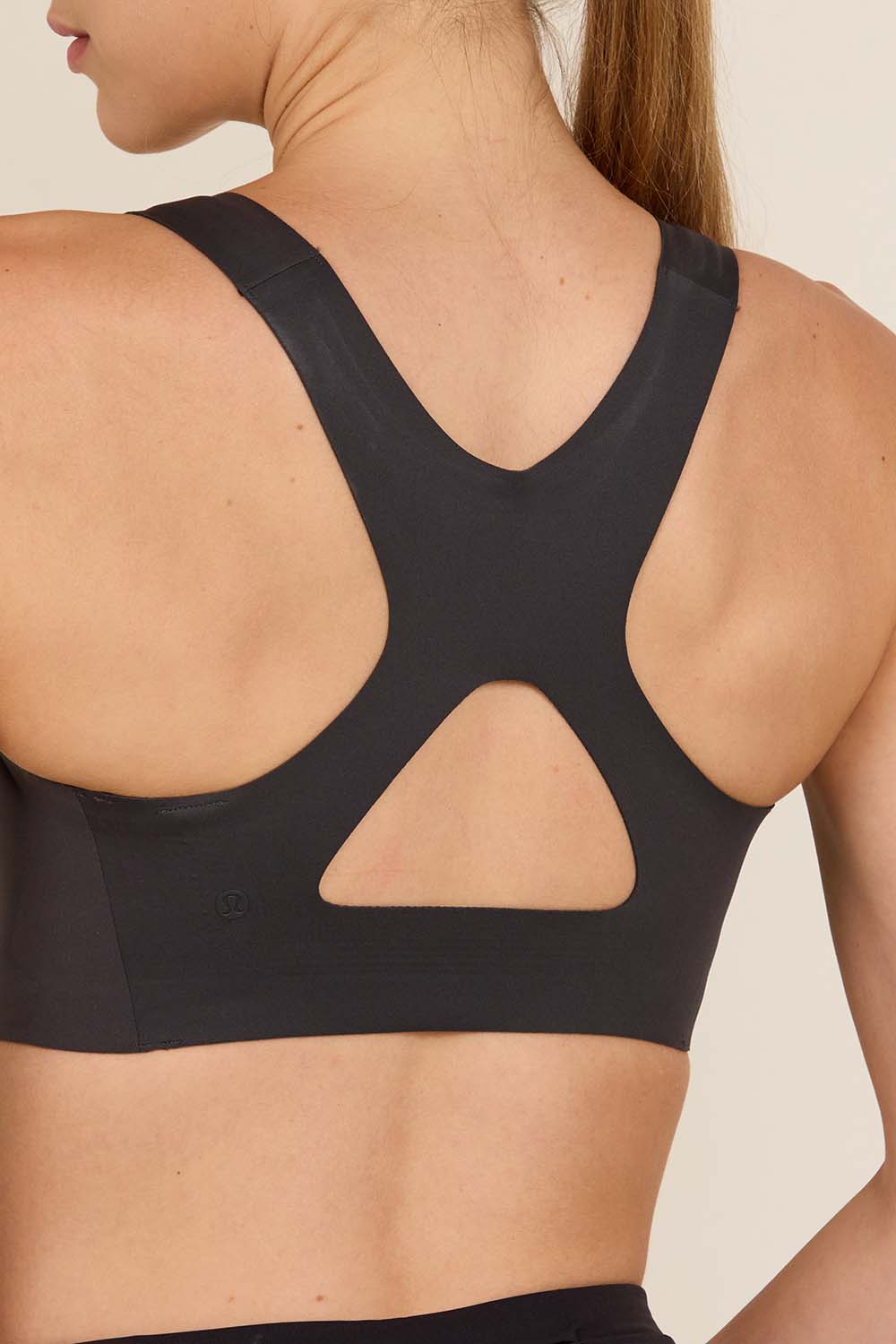 תמונת תקריב דוגמן של Support Code High-Impact Bra C/D