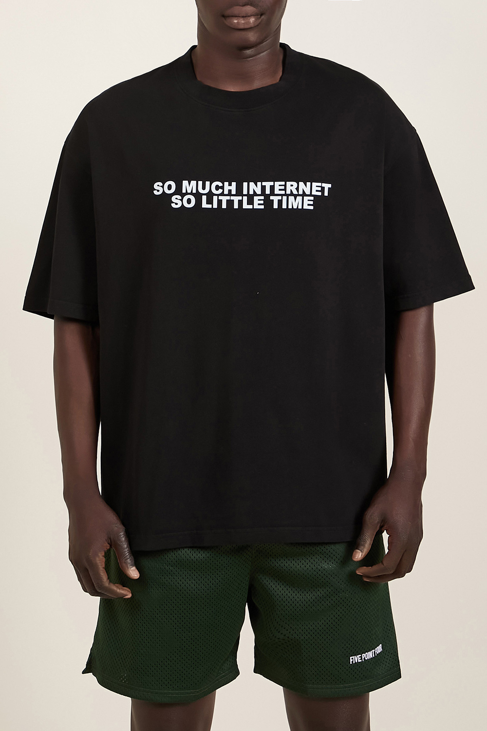 תמונת דוגמן קידמית של חולצת טי