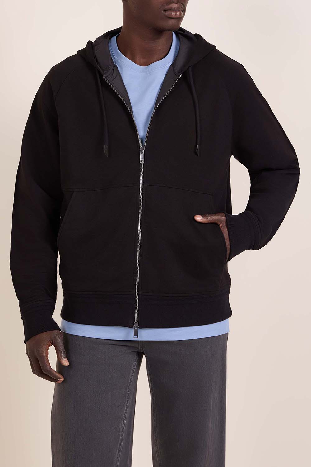 תמונת דוגמן קידמית של סווטשירט