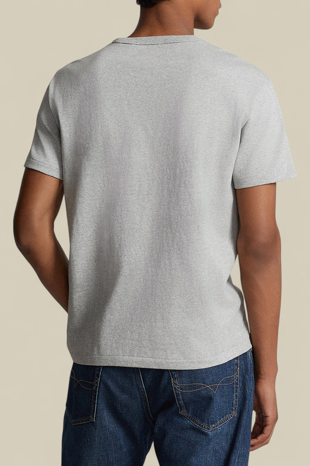 תמונת דוגמן אחורית של חולצת טי