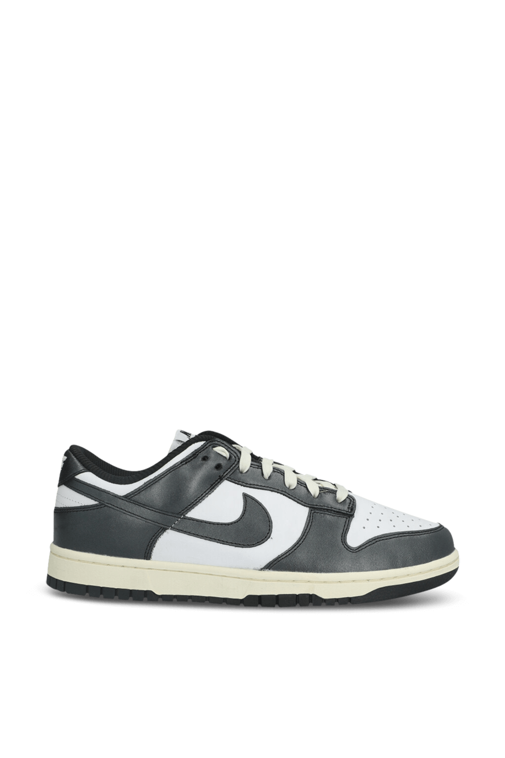 תמונה קידמית של נעלי סניקרס דאנק פרימיום