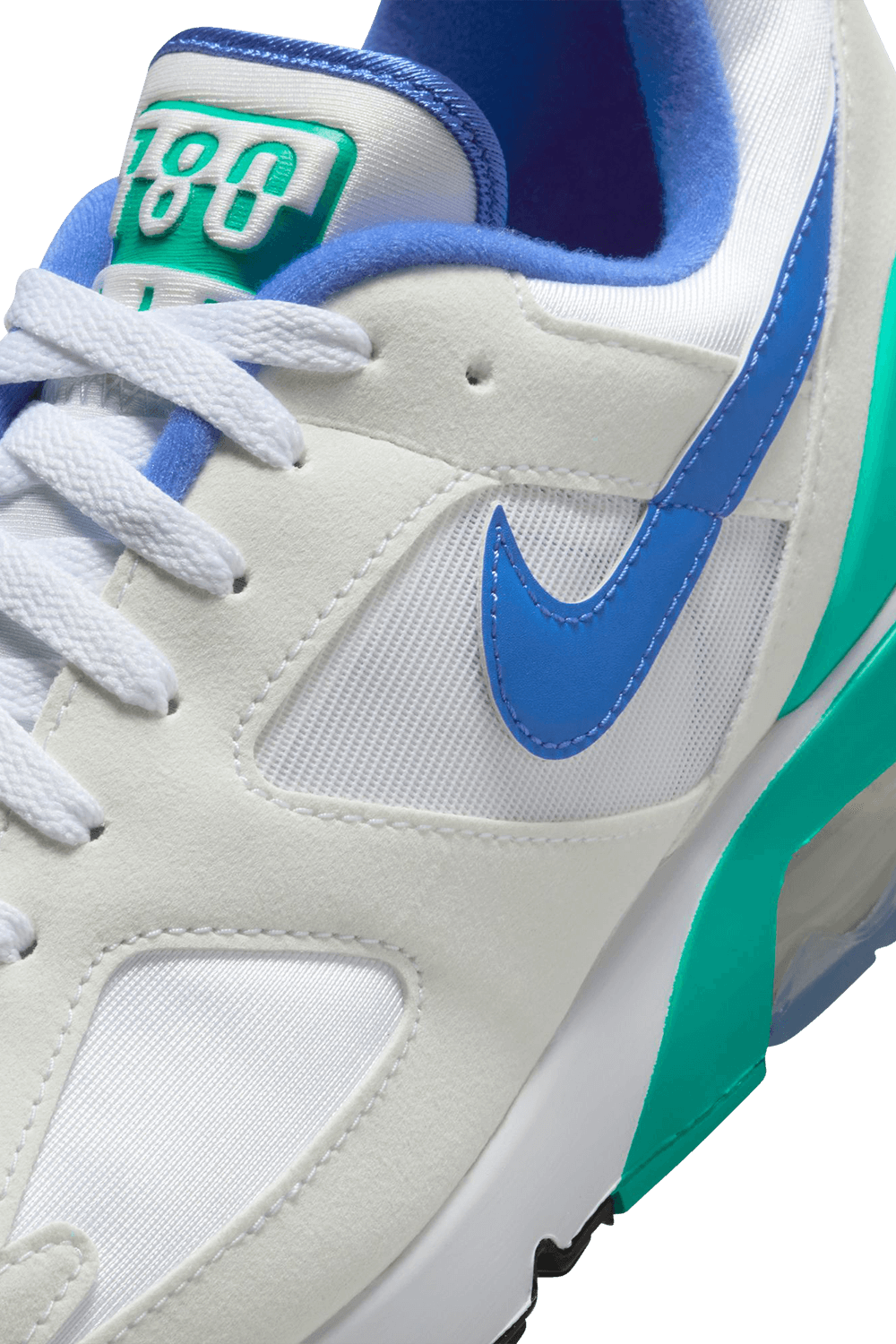 תמונת פנים של נעלי סניקרס אייר 180