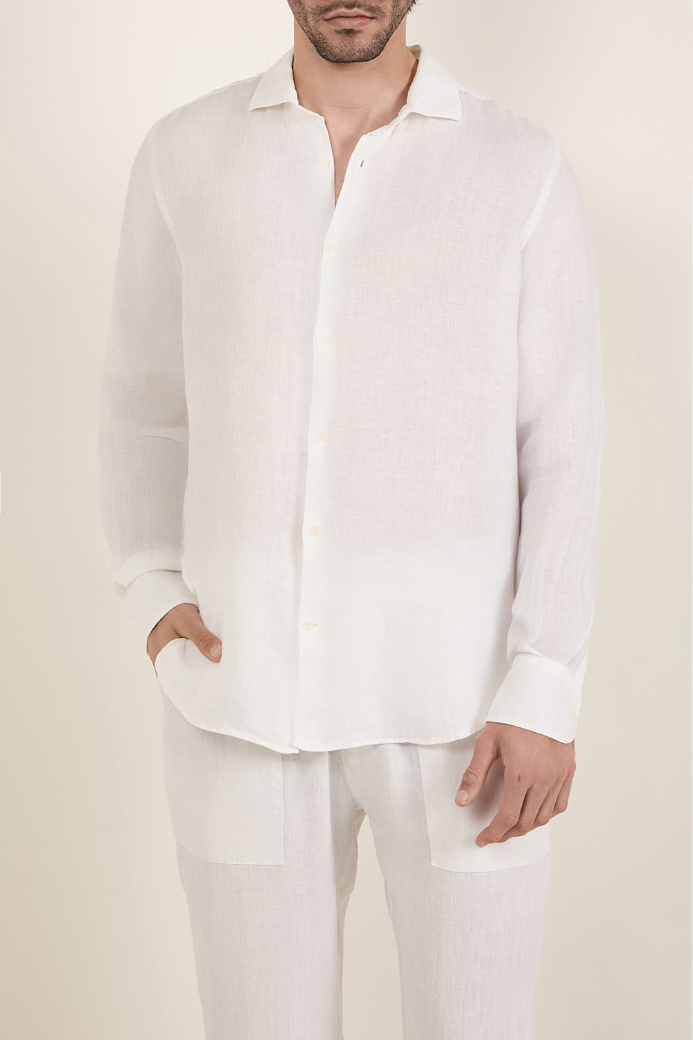 תמונת דוגמן קידמית של חולצה מכופתרת מפשתן