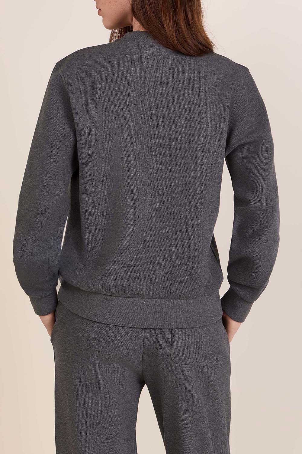 תמונת דוגמן אחורית של סווטשירט פיקה