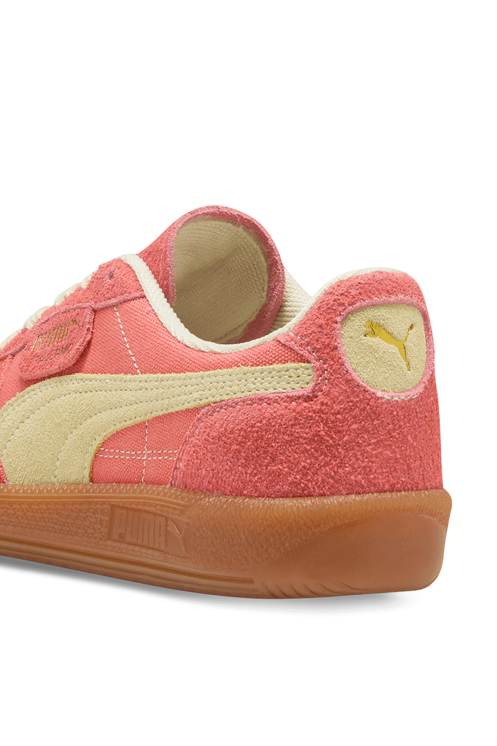 תמונת תקריב של נעלי סניקרס פאלרמו וינטג'