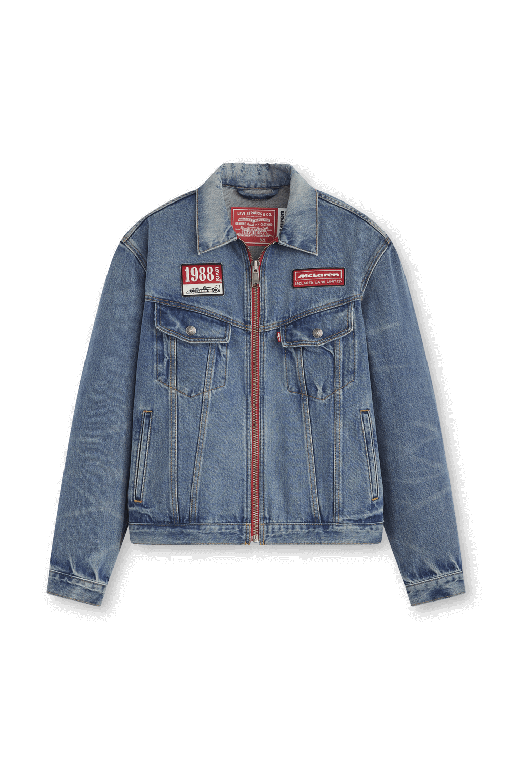 תמונה קידמית של ליוויס X אם סי אל ז'קט ג'ינס