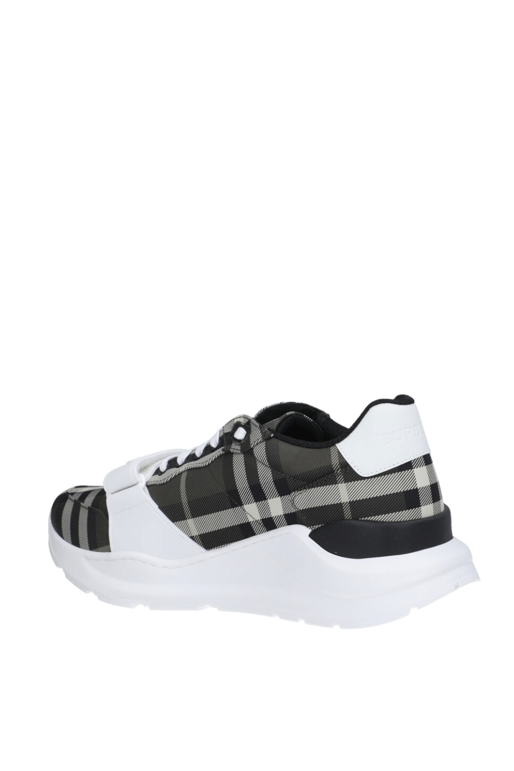 תמונה אחורית של נעלי סניקרס