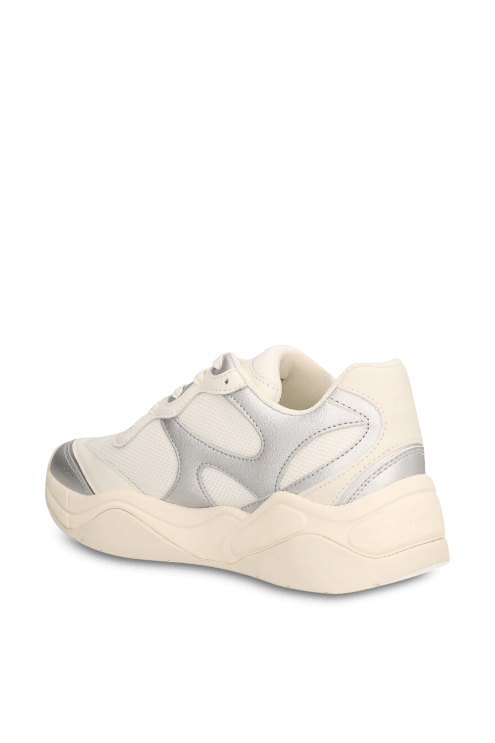 תמונה אחורית של נעלי סניקרס