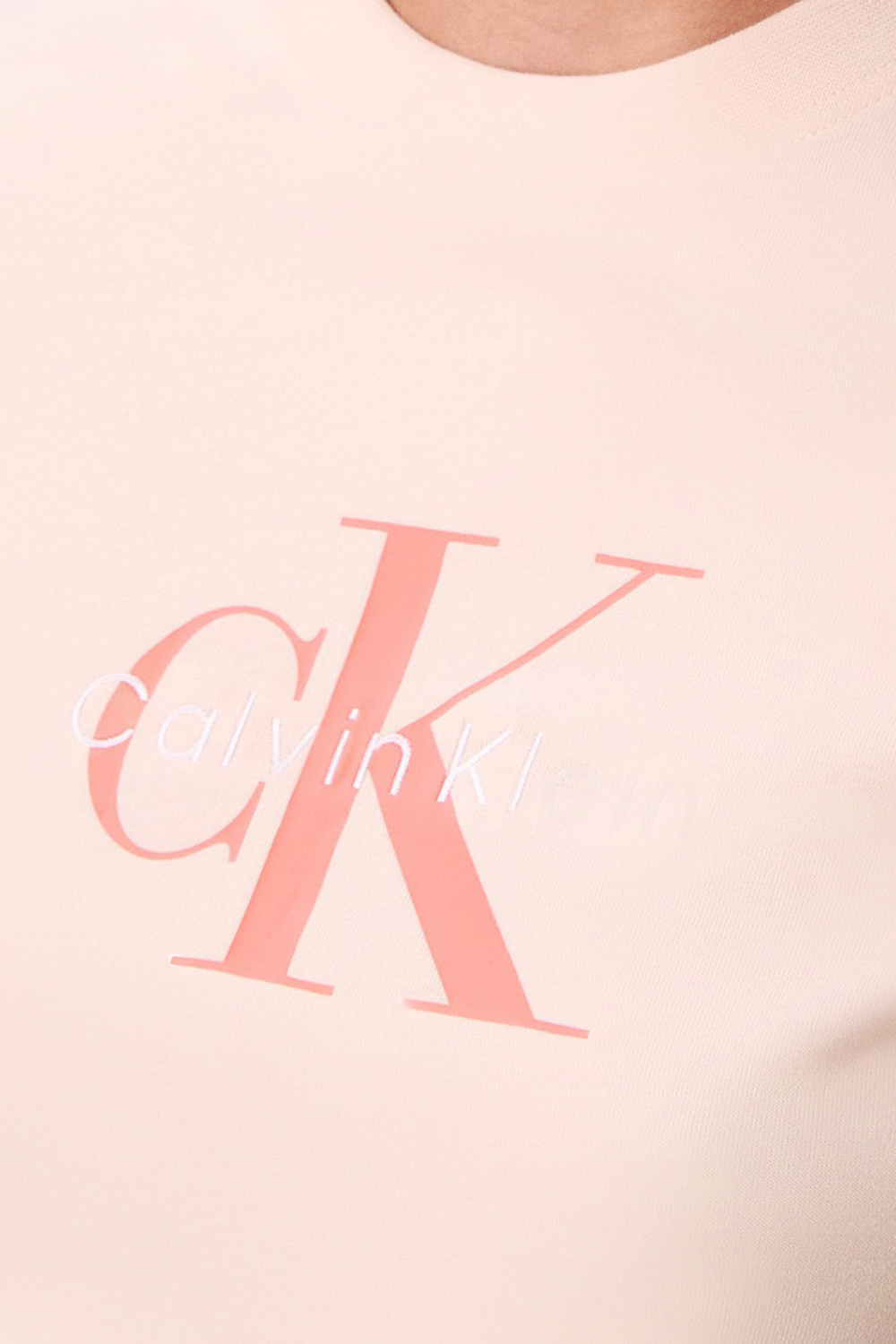 תמונת תקריב דוגמן של חולצת טי