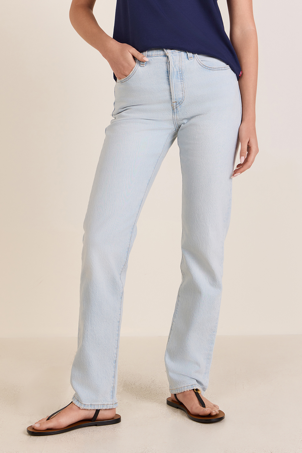 תמונת דוגמן קידמית של מכנסי ג'ינס 501 בגזרה ישרה