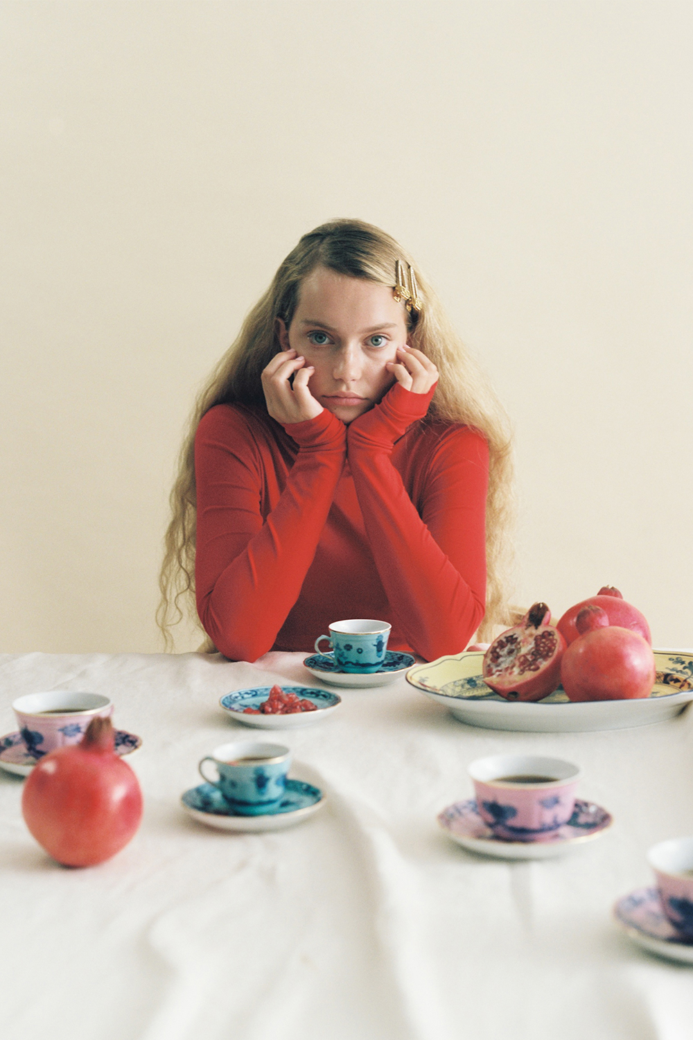 תמונת אווירה של זוג סיכות שיער סברובסקי