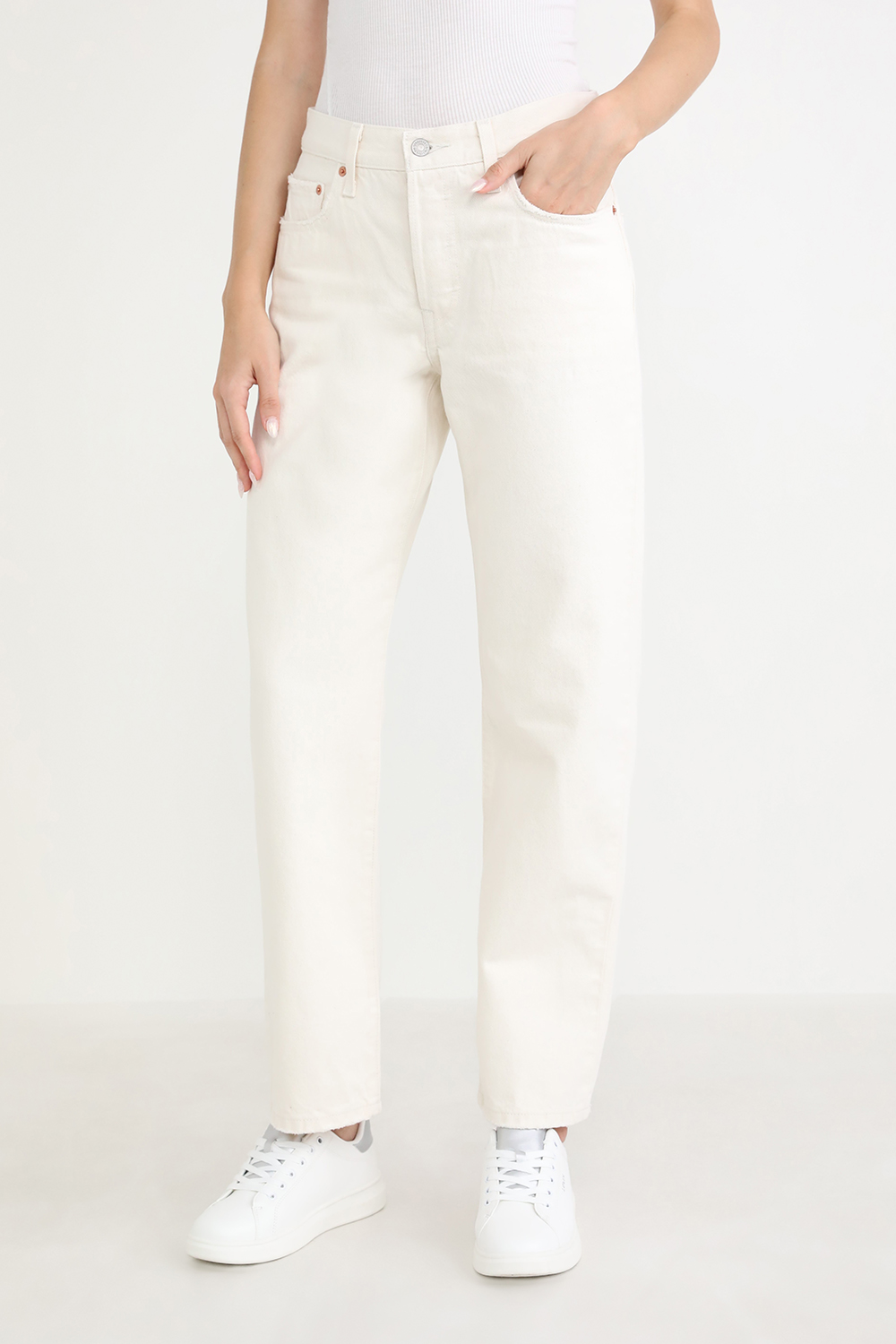 תמונת דוגמן קידמית של מכנסי ג`ינס 501