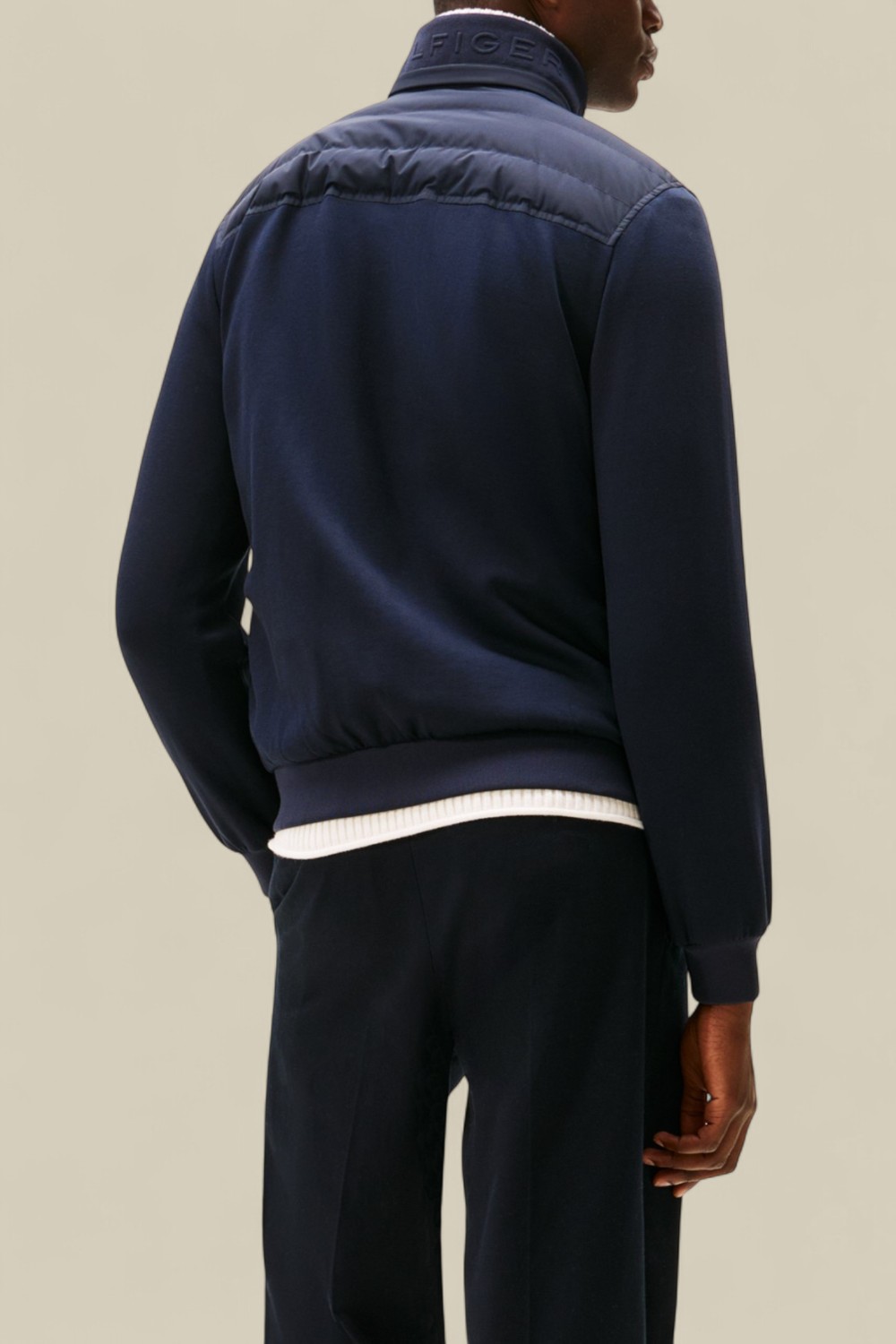 תמונת דוגמן אחורית של ז'קט קל