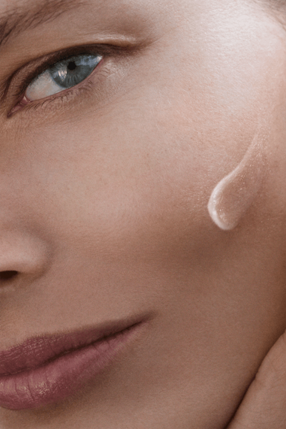 תמונת פנים של The Serum Essence 30ml