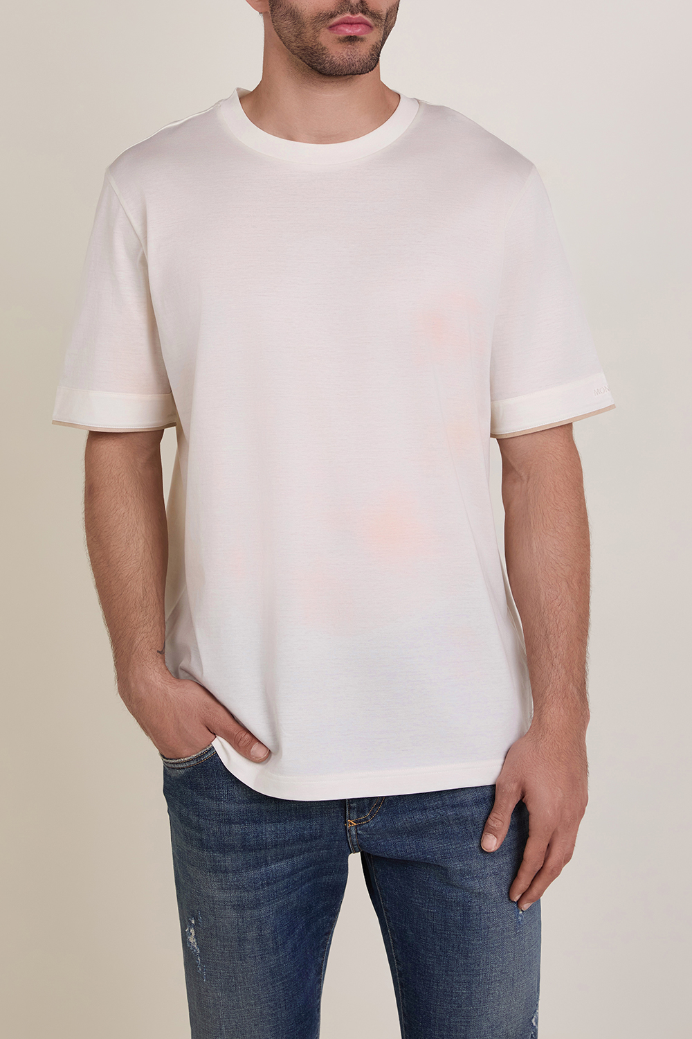 תמונת דוגמן קידמית של חולצת טי