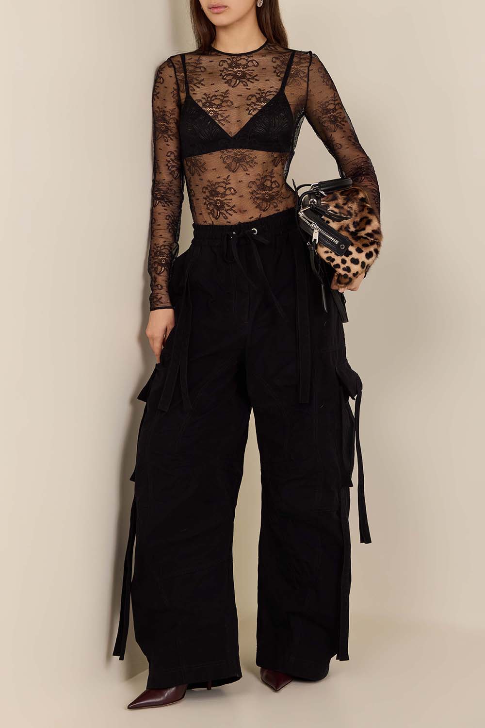 תמונת דוגמן קידמית של מגפי קרסול