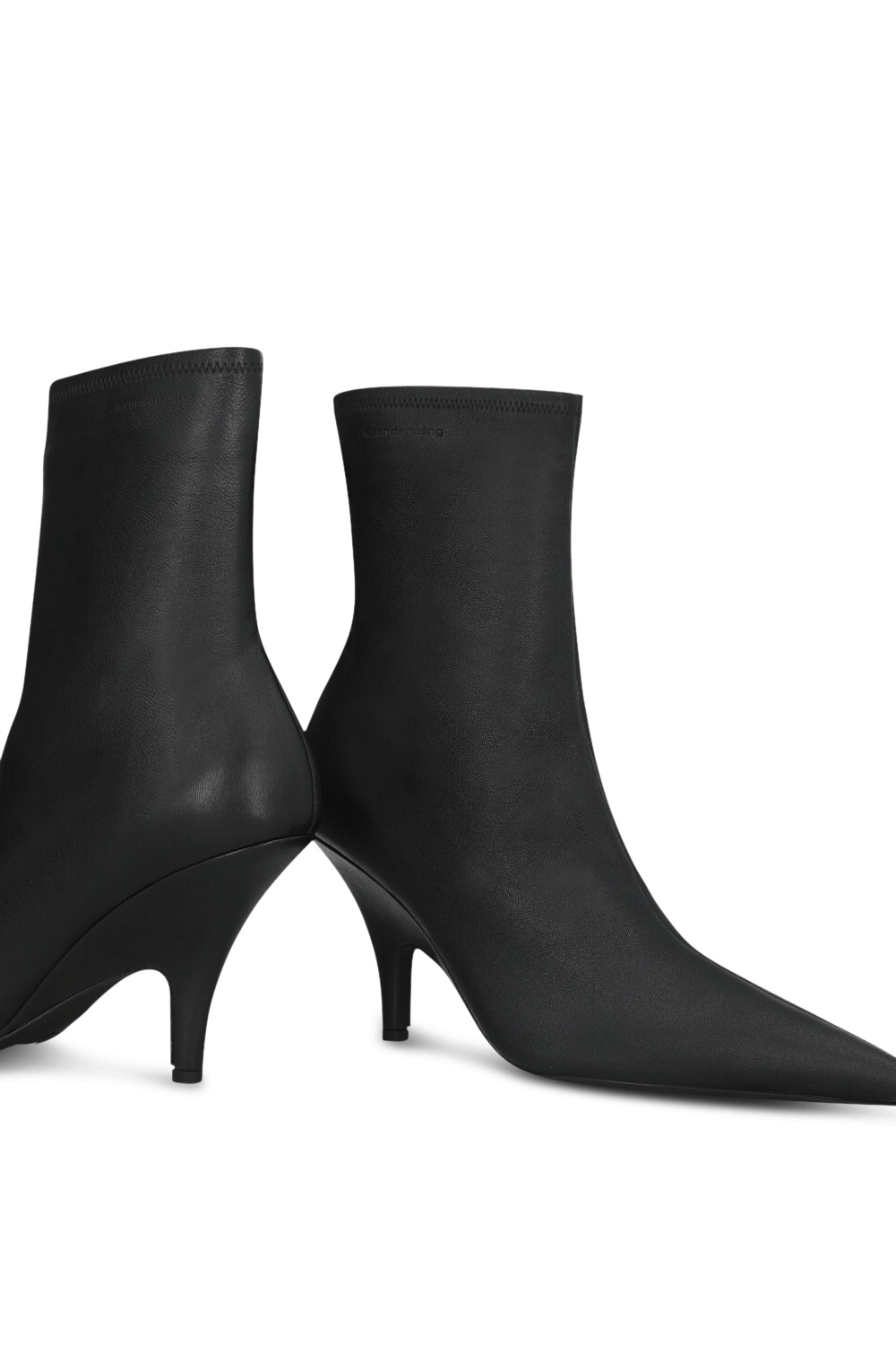 תמונת תקריב של מגפוני עקב דיאבלו