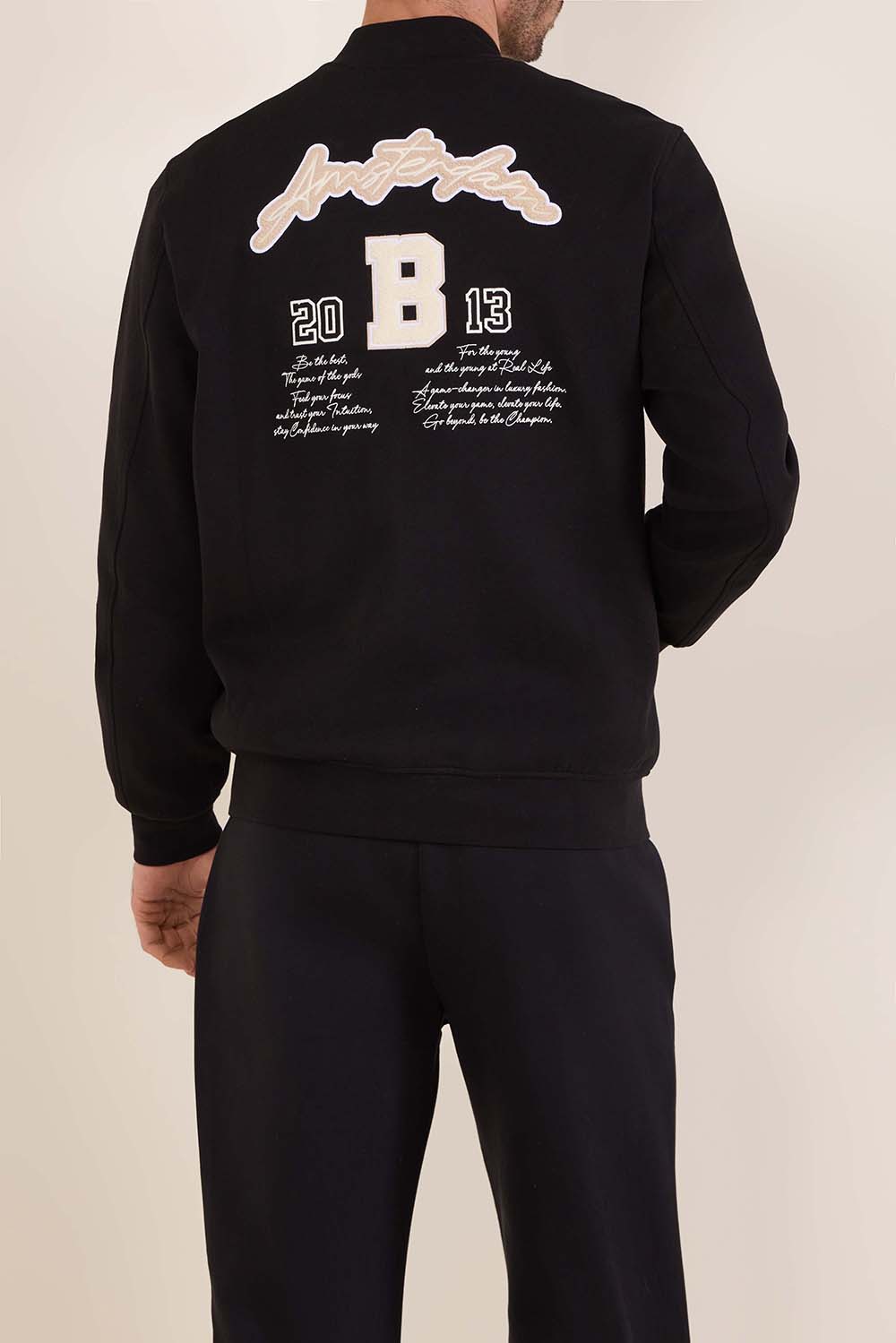 תמונת דוגמן אחורית של ז'קט