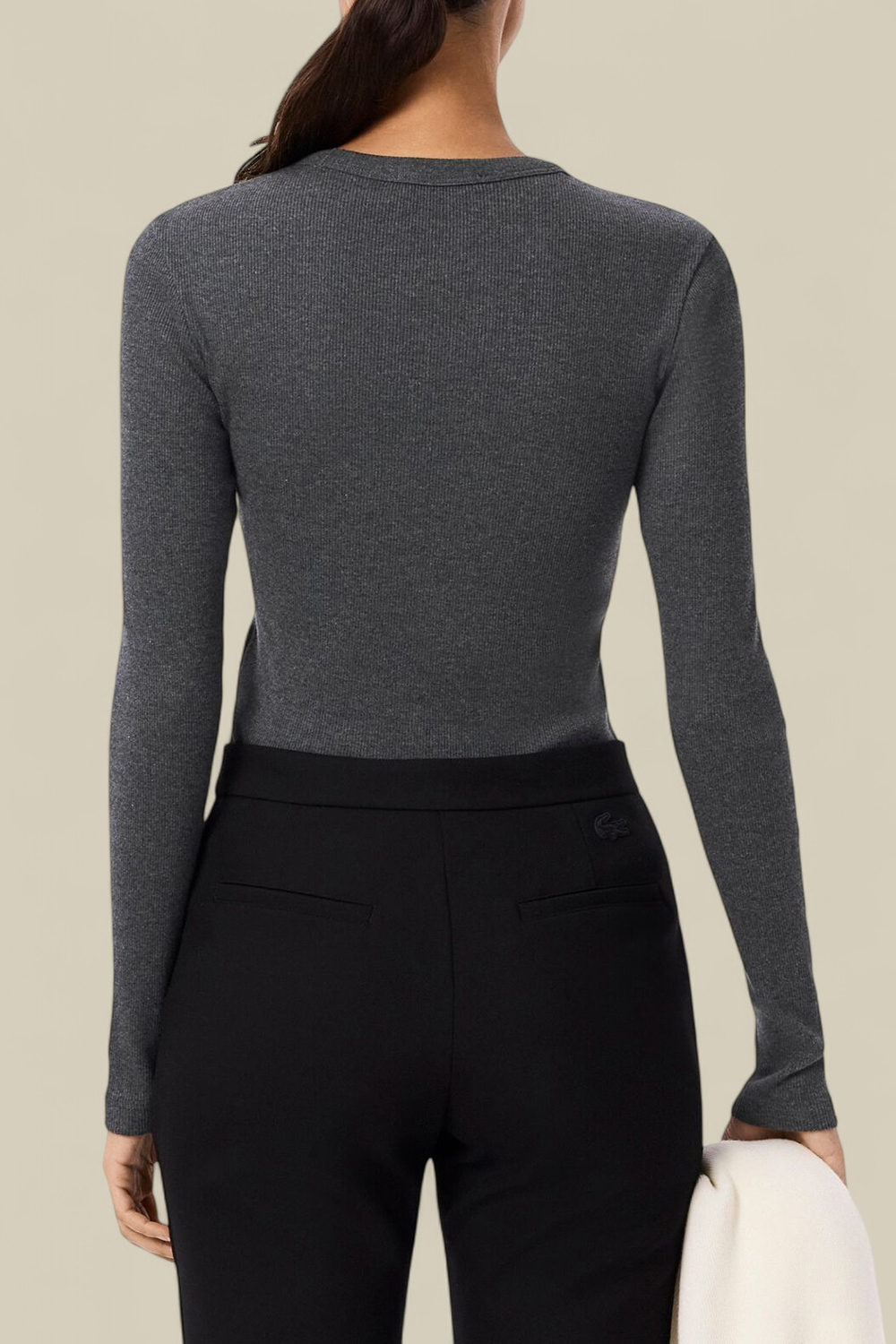 תמונת דוגמן אחורית של חולצת טי ריב