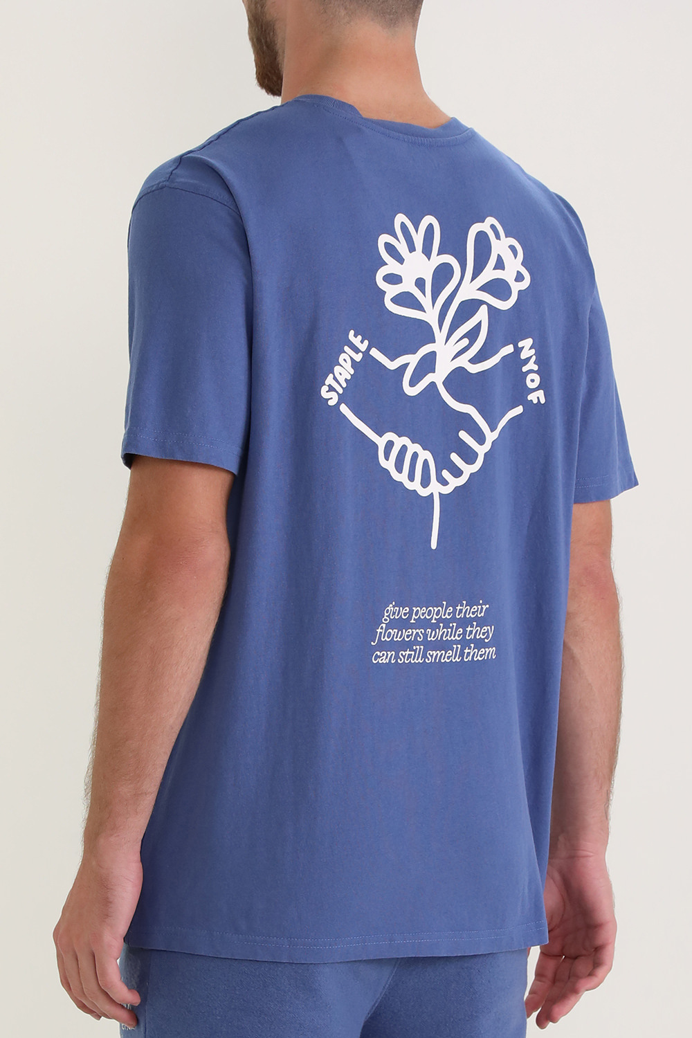 תמונת דוגמן אחורית של סטייפל X אן ווי או אף חולצת טי גרפית