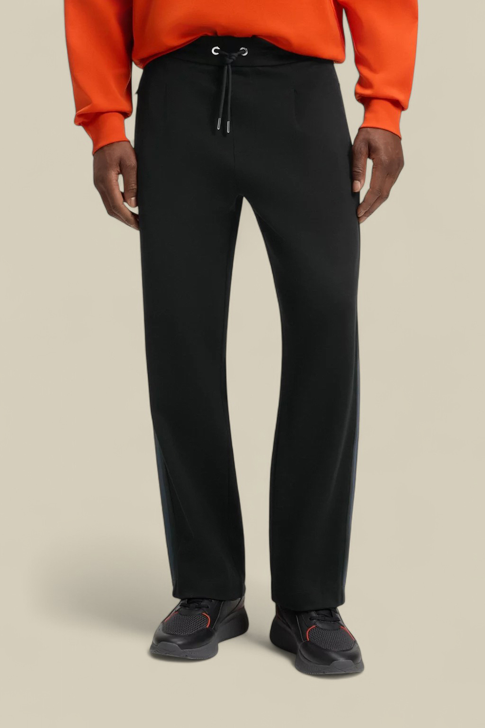 תמונת דוגמן קידמית של בוס X פורשה מכנסיים ארוכים