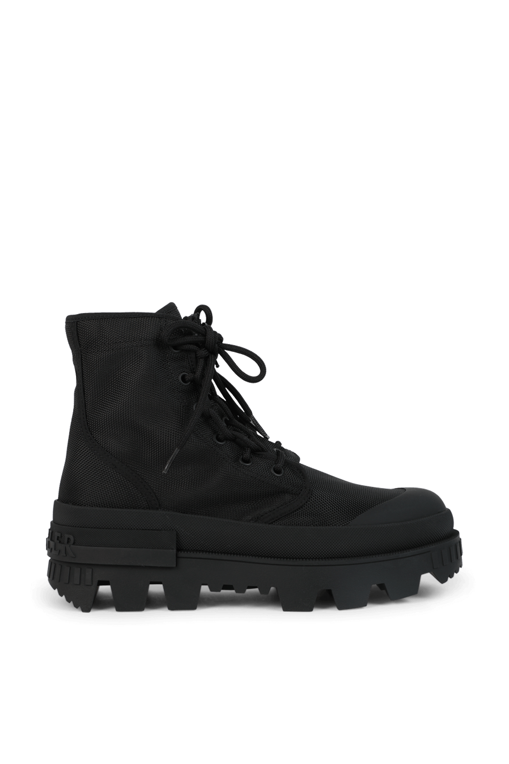 תמונה קידמית של מגפי דזרטיקס עם שרוכים