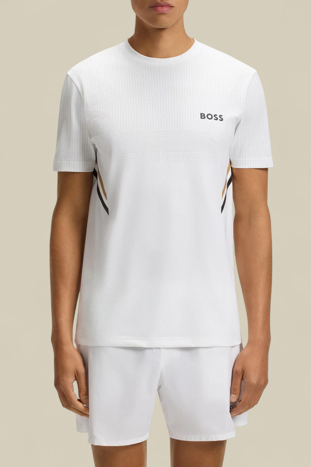 תמונת דוגמן קידמית של חולצת טי סלים