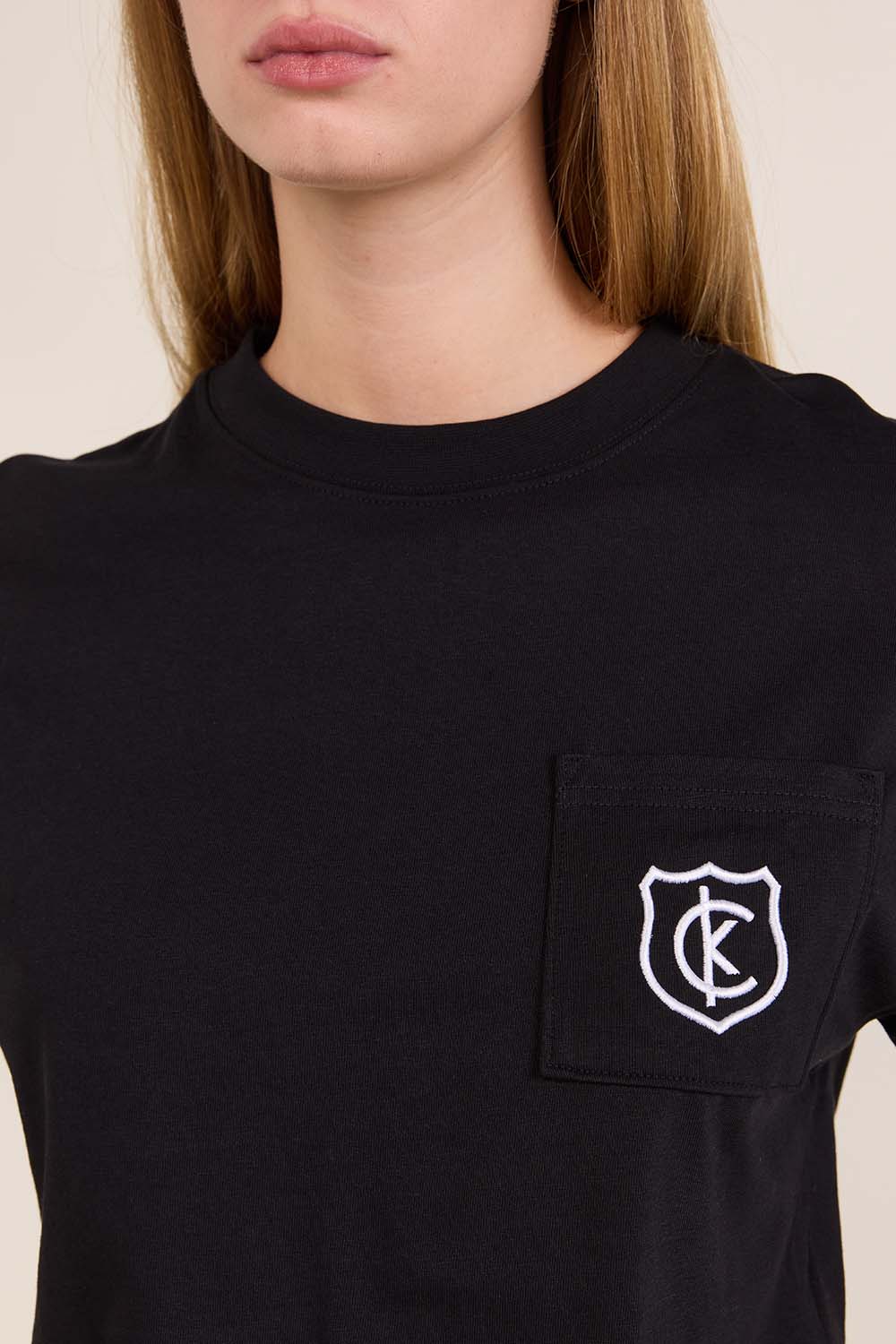 תמונת תקריב דוגמן של חולצת טי