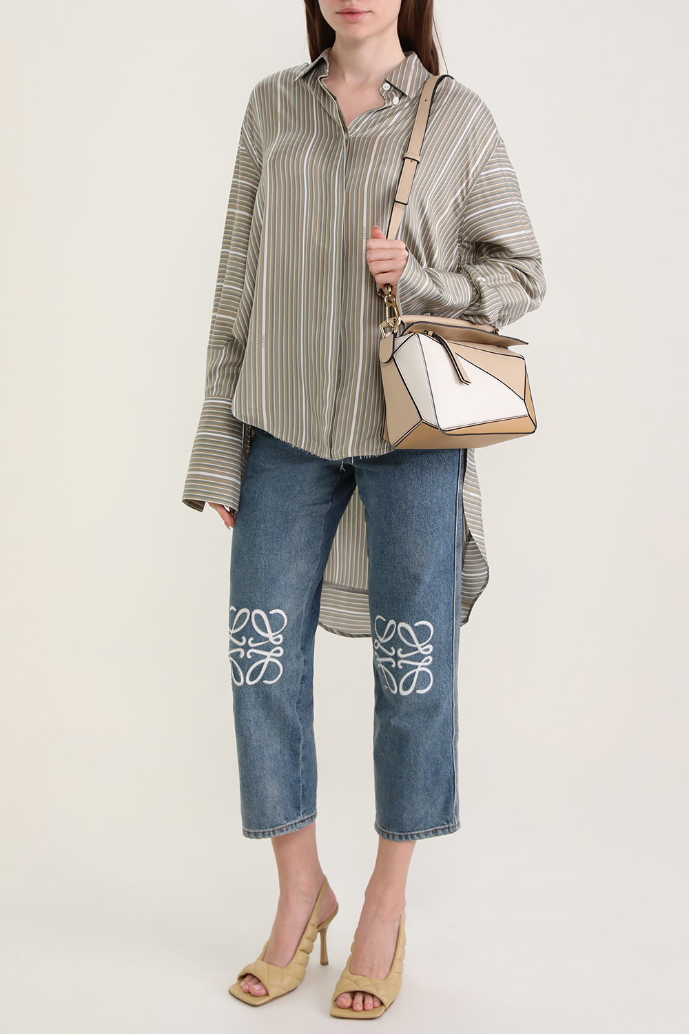 תמונת דוגמן קידמית של תיק פאזל בגודל סמול