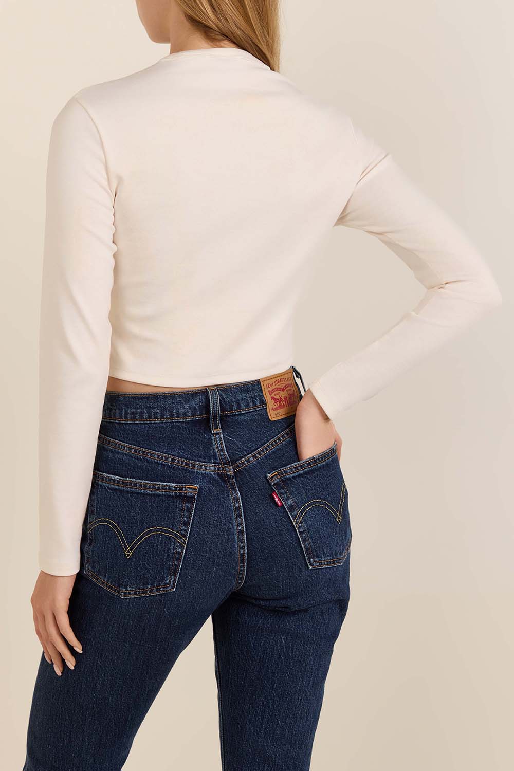 תמונת דוגמן אחורית של חולצת ג'רסי