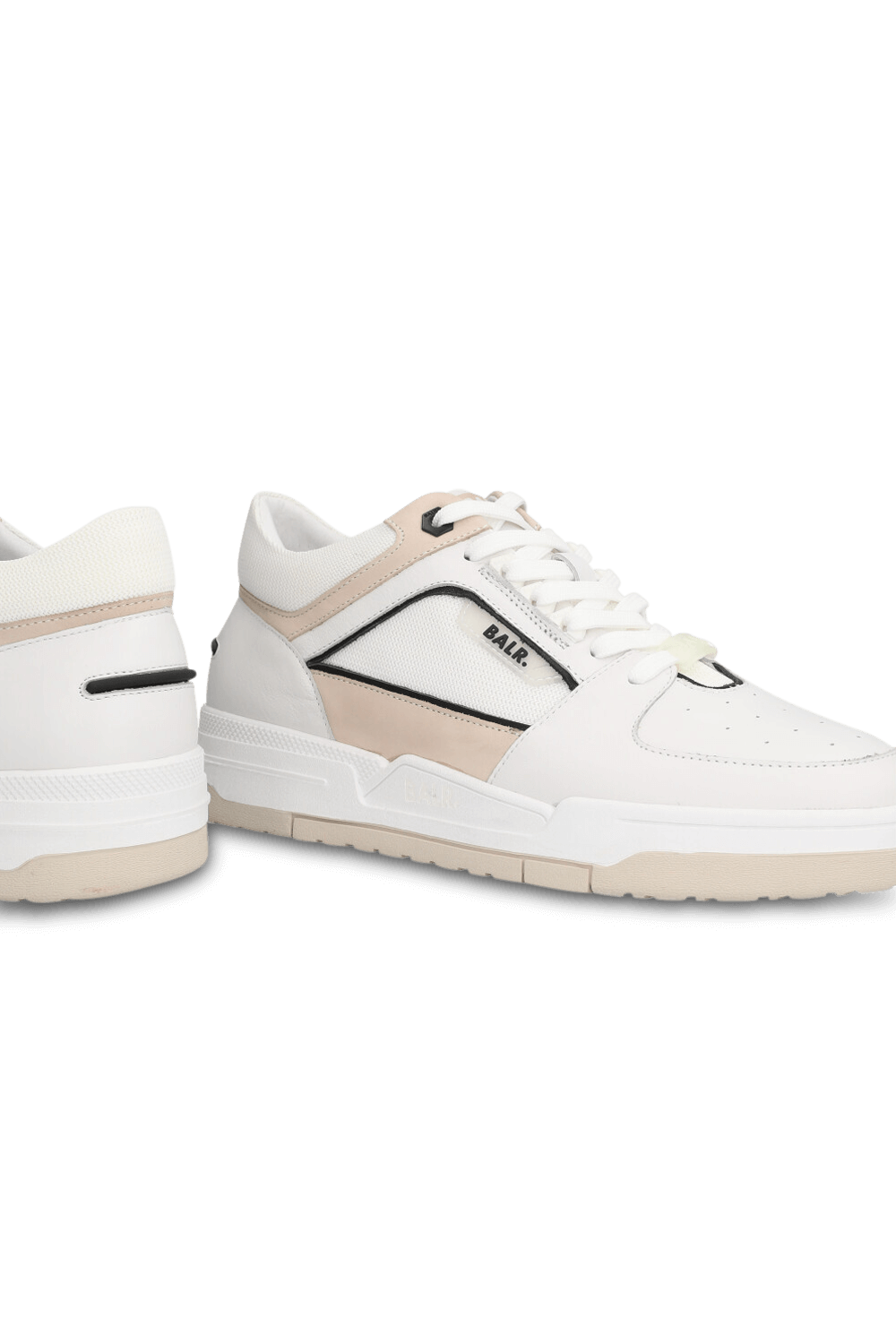 תמונת תקריב של נעלי סניקרס