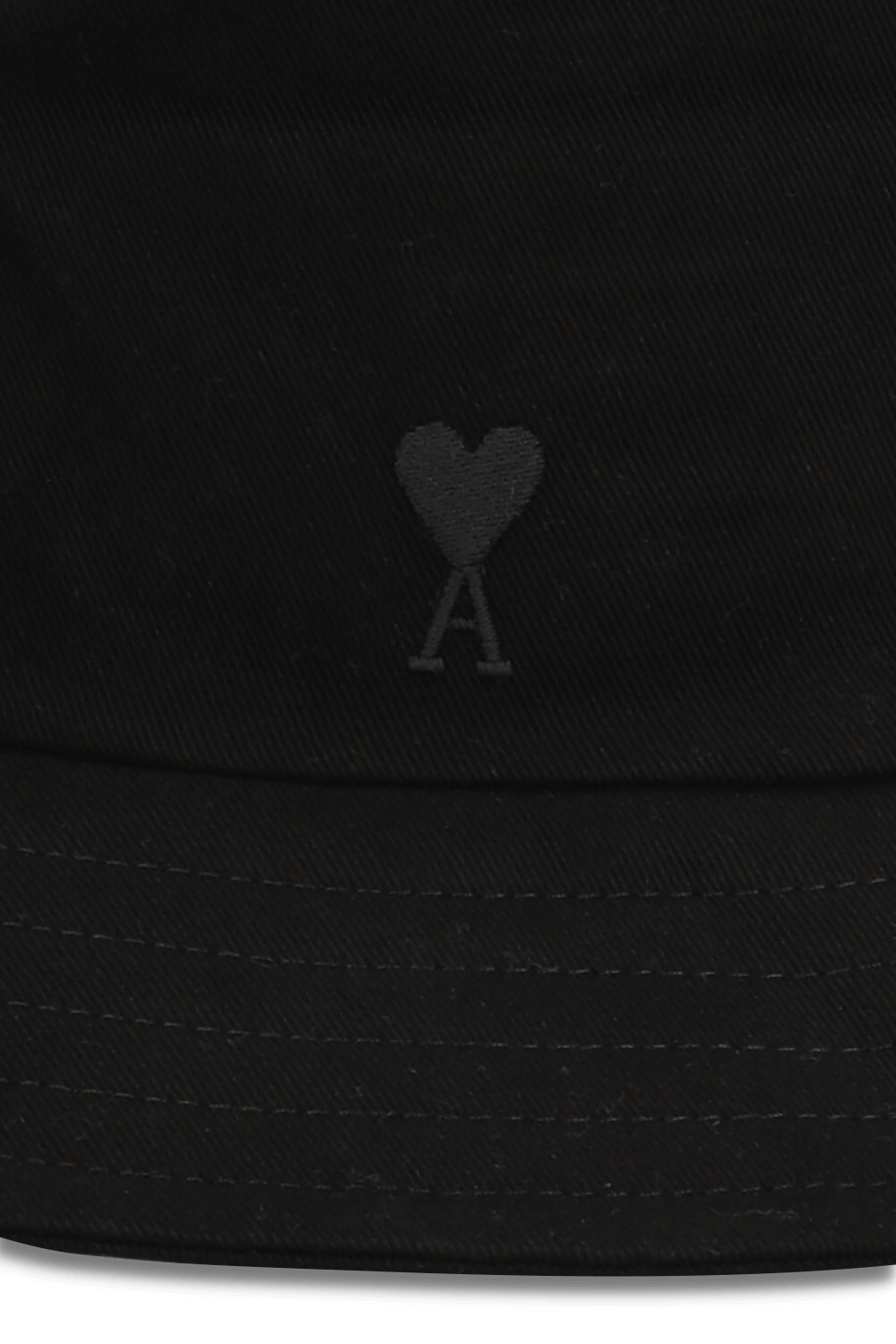 תמונת תקריב של כובע באקט