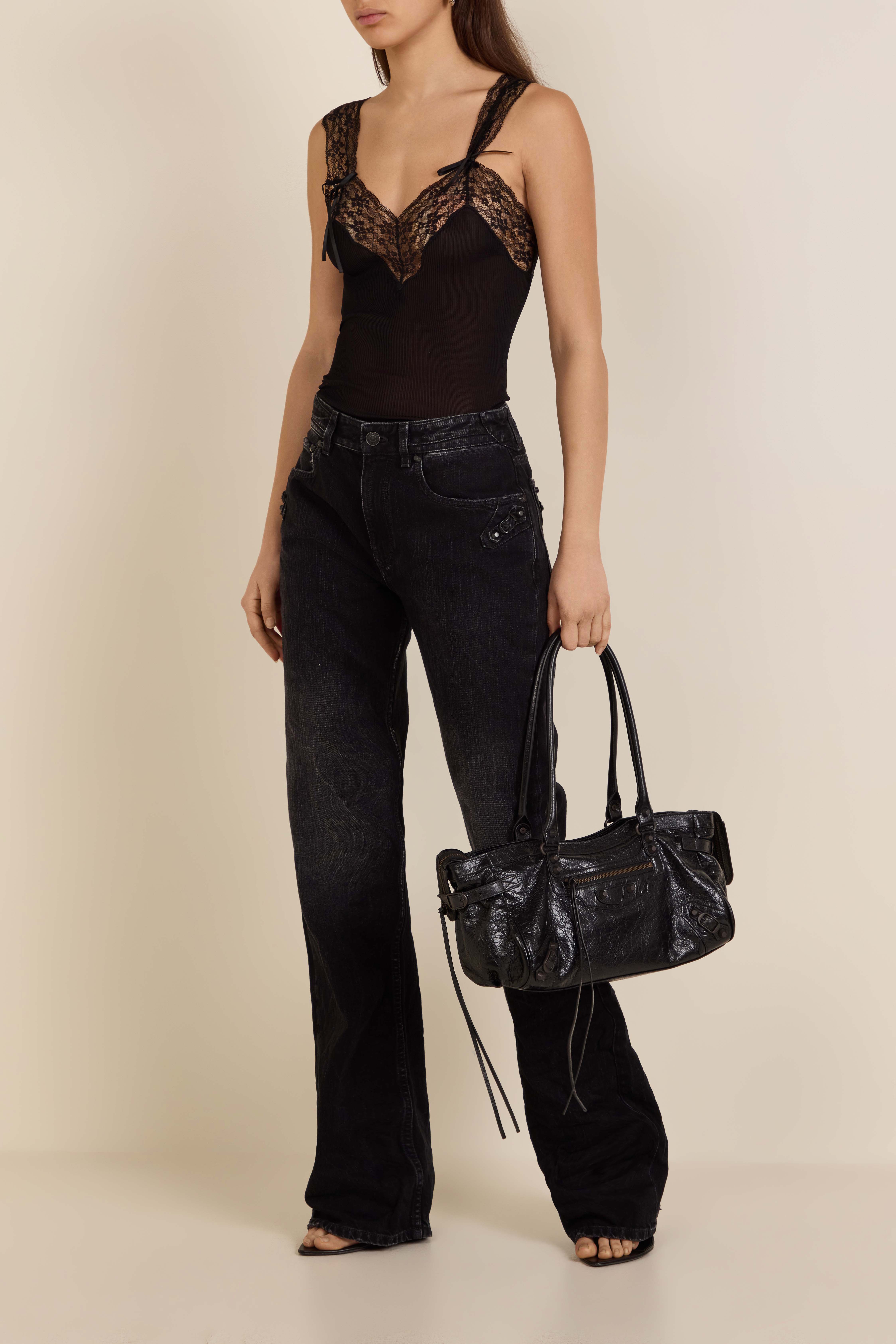 תמונת דוגמן קידמית של תיק כתף מעור