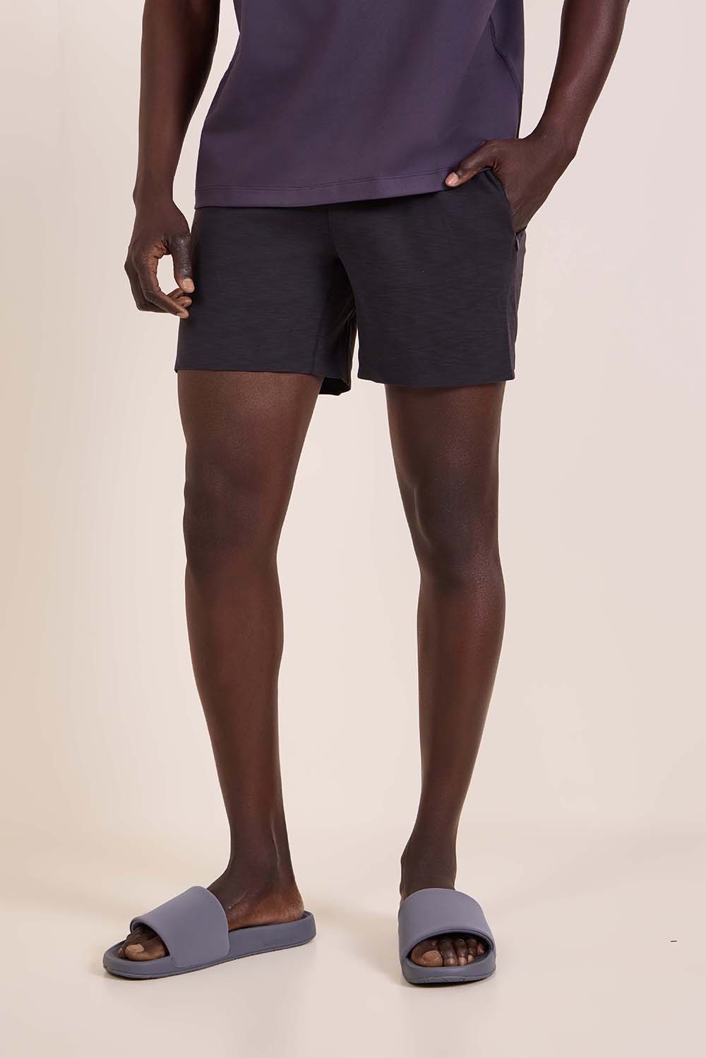 תמונת דוגמן קידמית של Balancer Short 6''