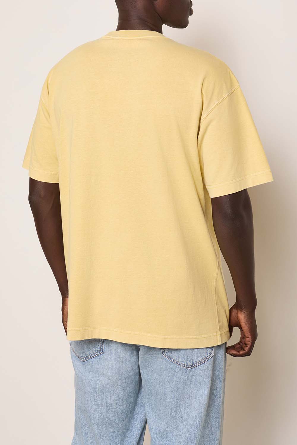 תמונת תקריב דוגמן של חולצת טי