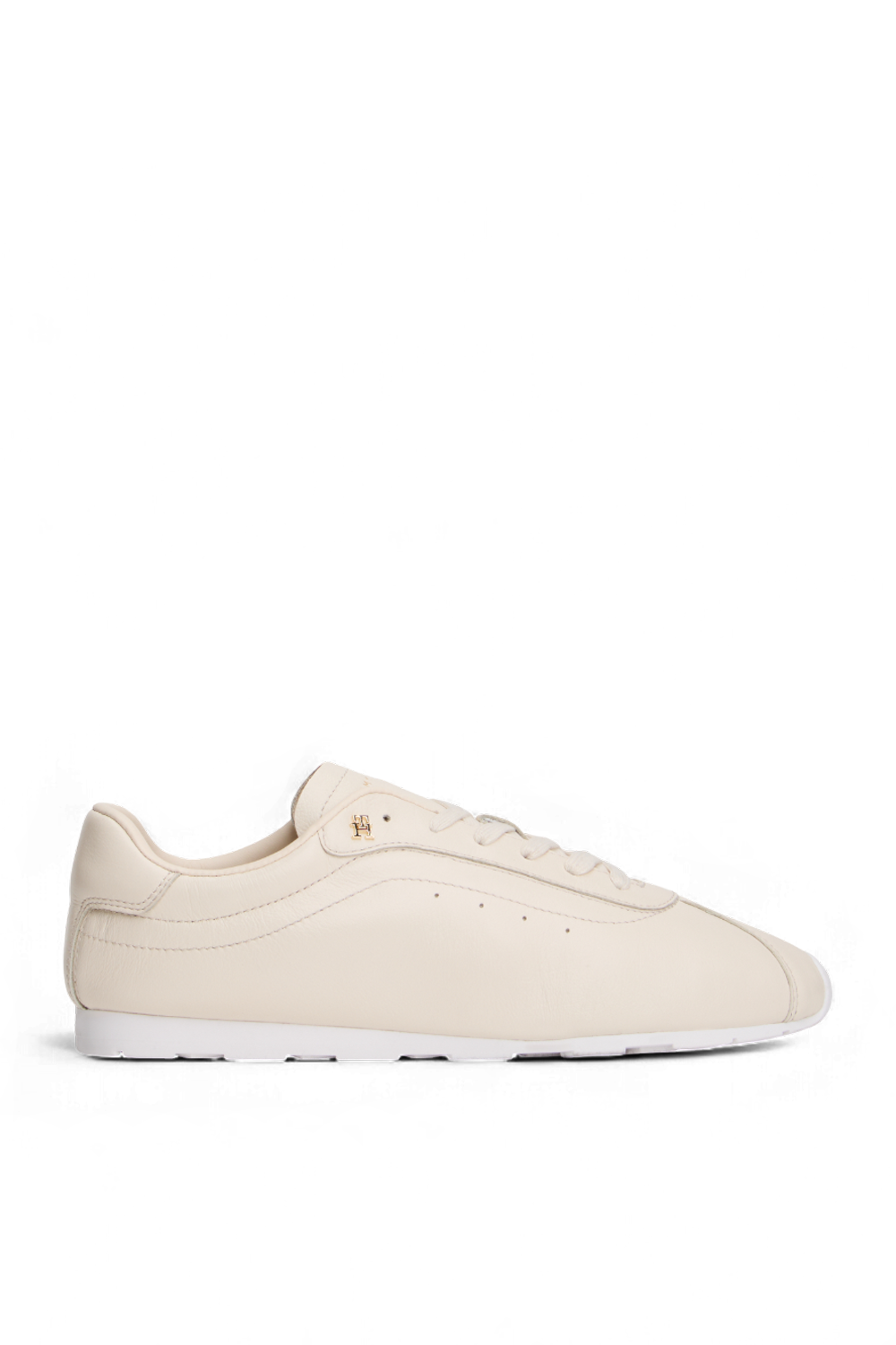 תמונה קידמית של נעלי סניקרס ראנר