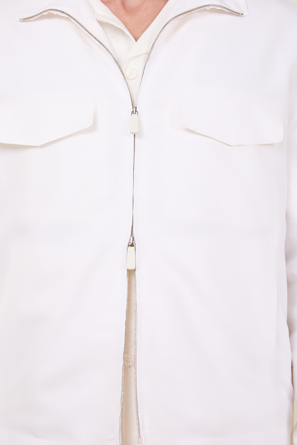 תמונת תקריב דוגמן של חולצת ז'קט