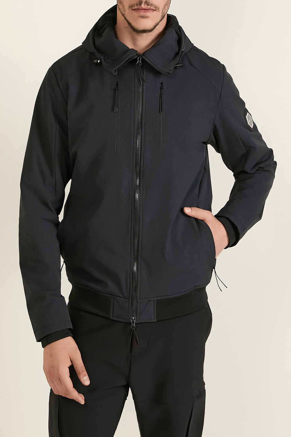 תמונת דוגמן קידמית של מעיל רוח