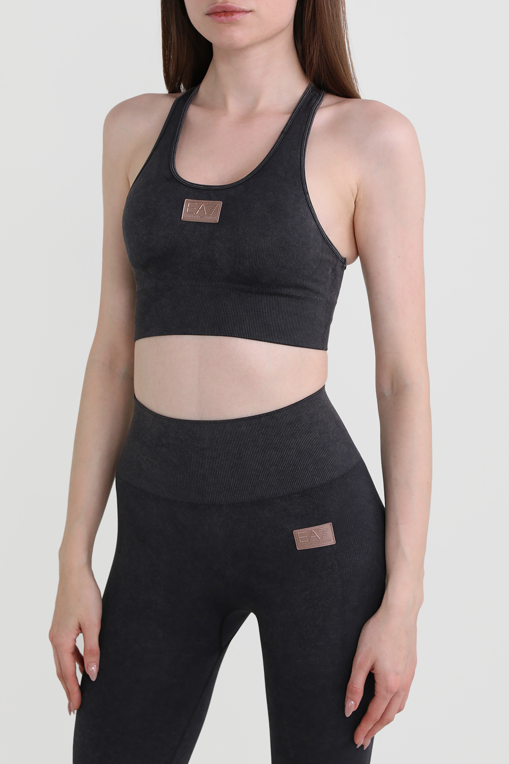 תמונת דוגמן קידמית של חזיית ספורט