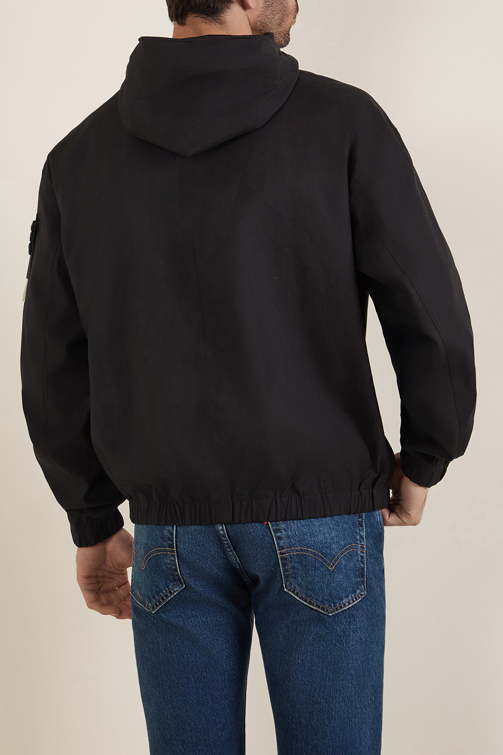 תמונת דוגמן אחורית של ג'קט ברדס