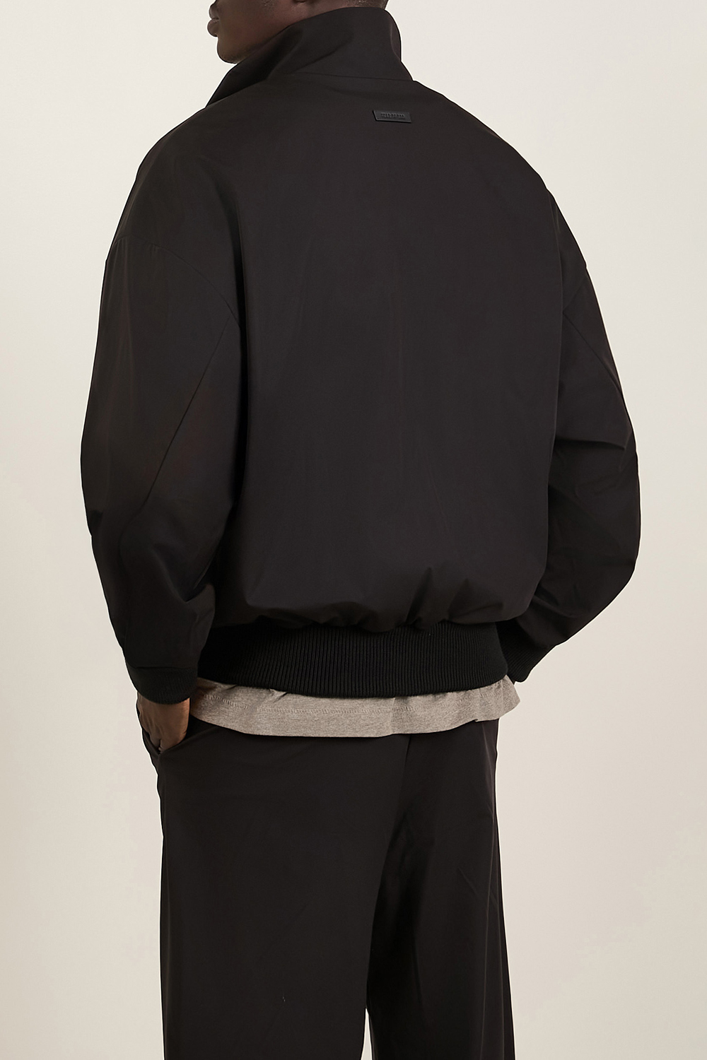 תמונת תקריב דוגמן של ז'קט רוח