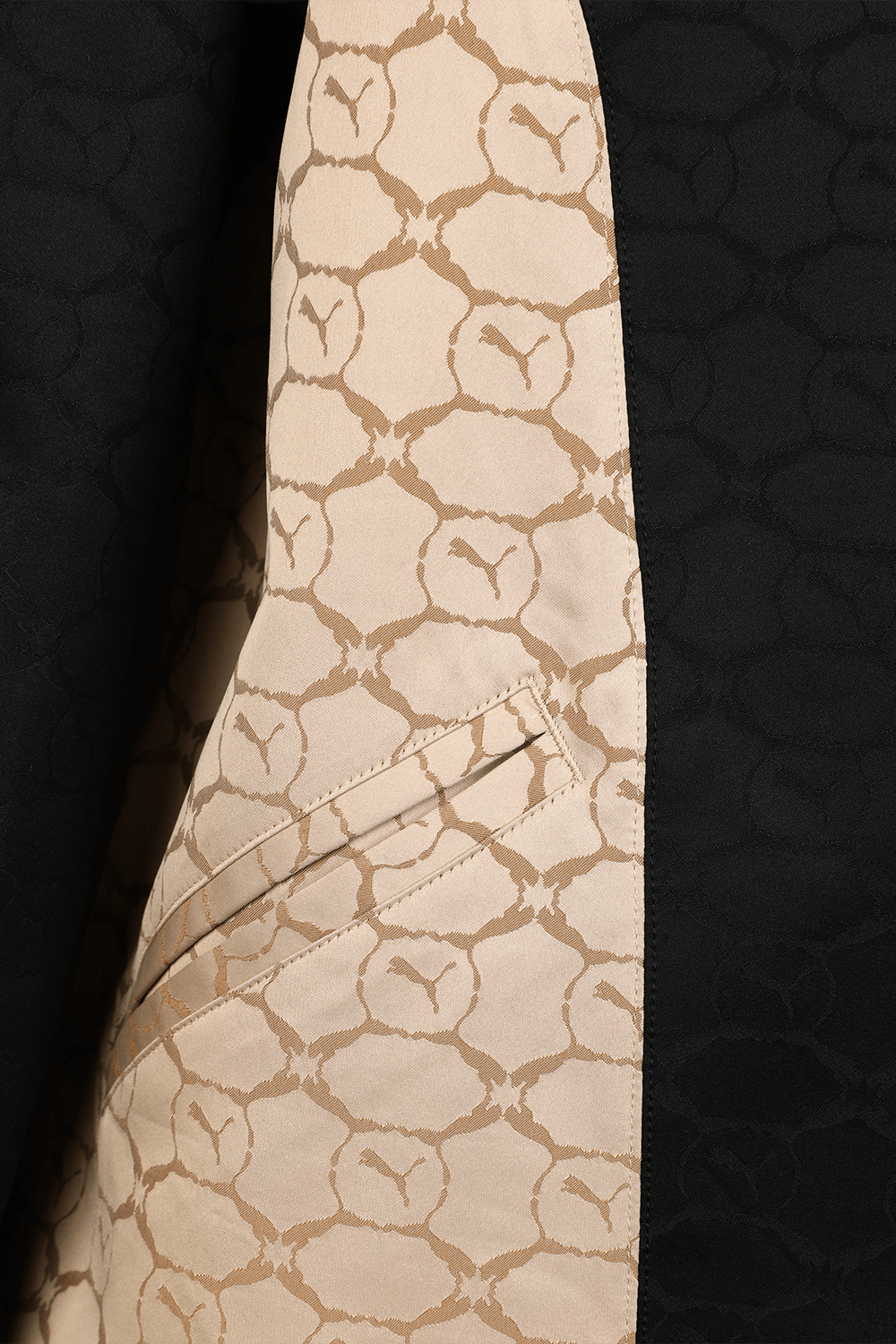 תמונת תקריב של ז'קט טי 7 קוטור ספורט