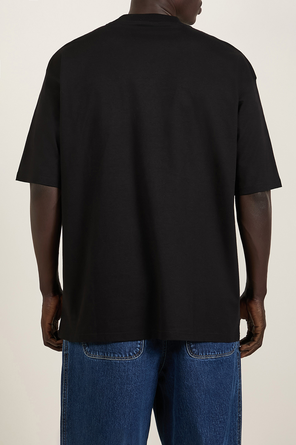 תמונת תקריב דוגמן של חולצת טי