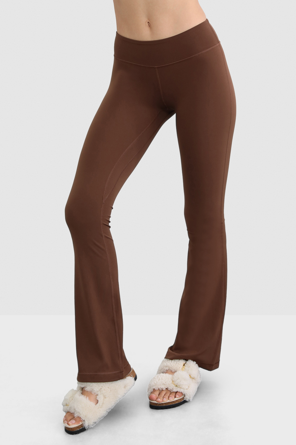 תמונת דוגמן קידמית של Align Lr Flare Pant 32Inch