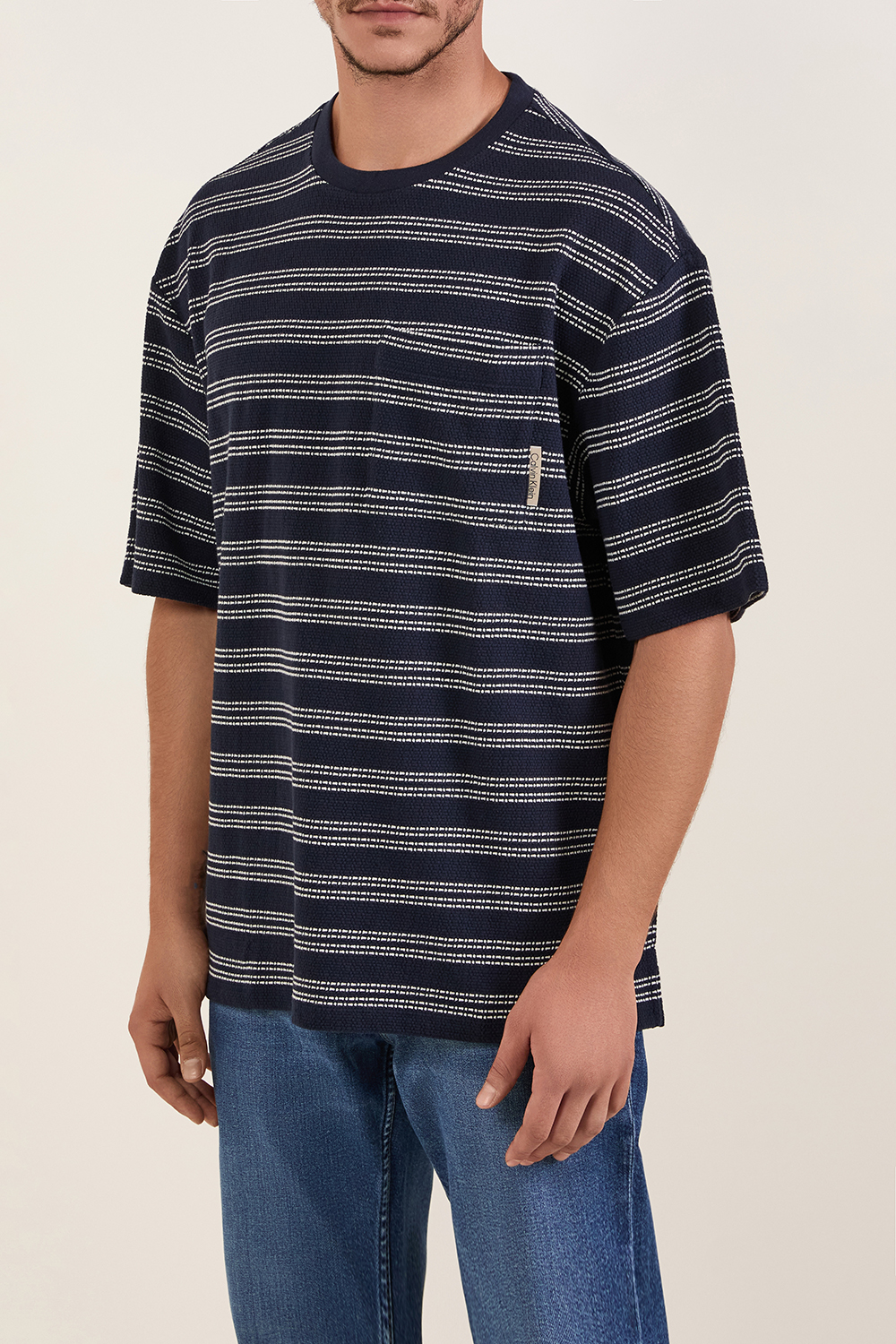 תמונת דוגמן קידמית של חולצת טי