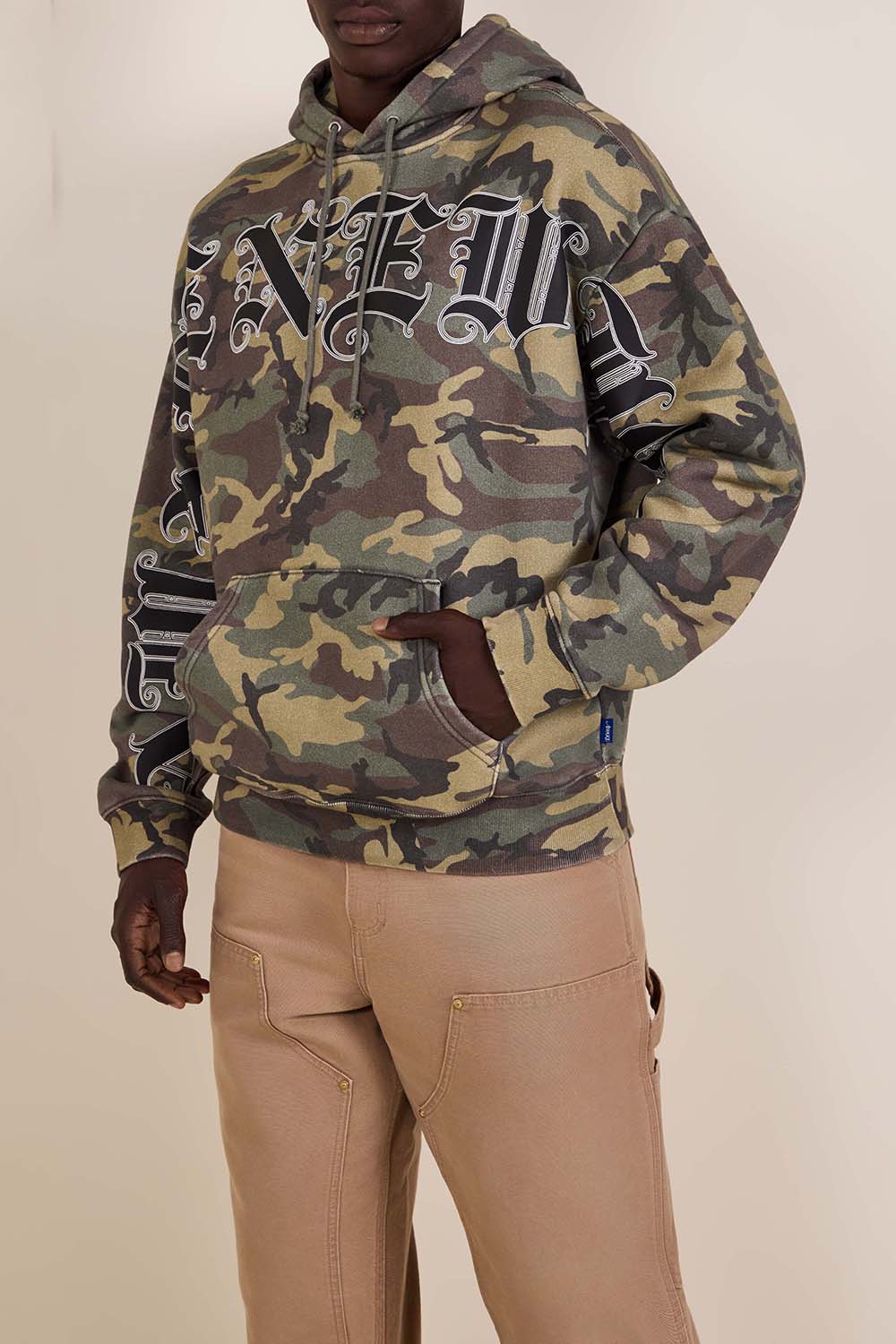 תמונת דוגמן קידמית של סווטשירט קפוצ'ון