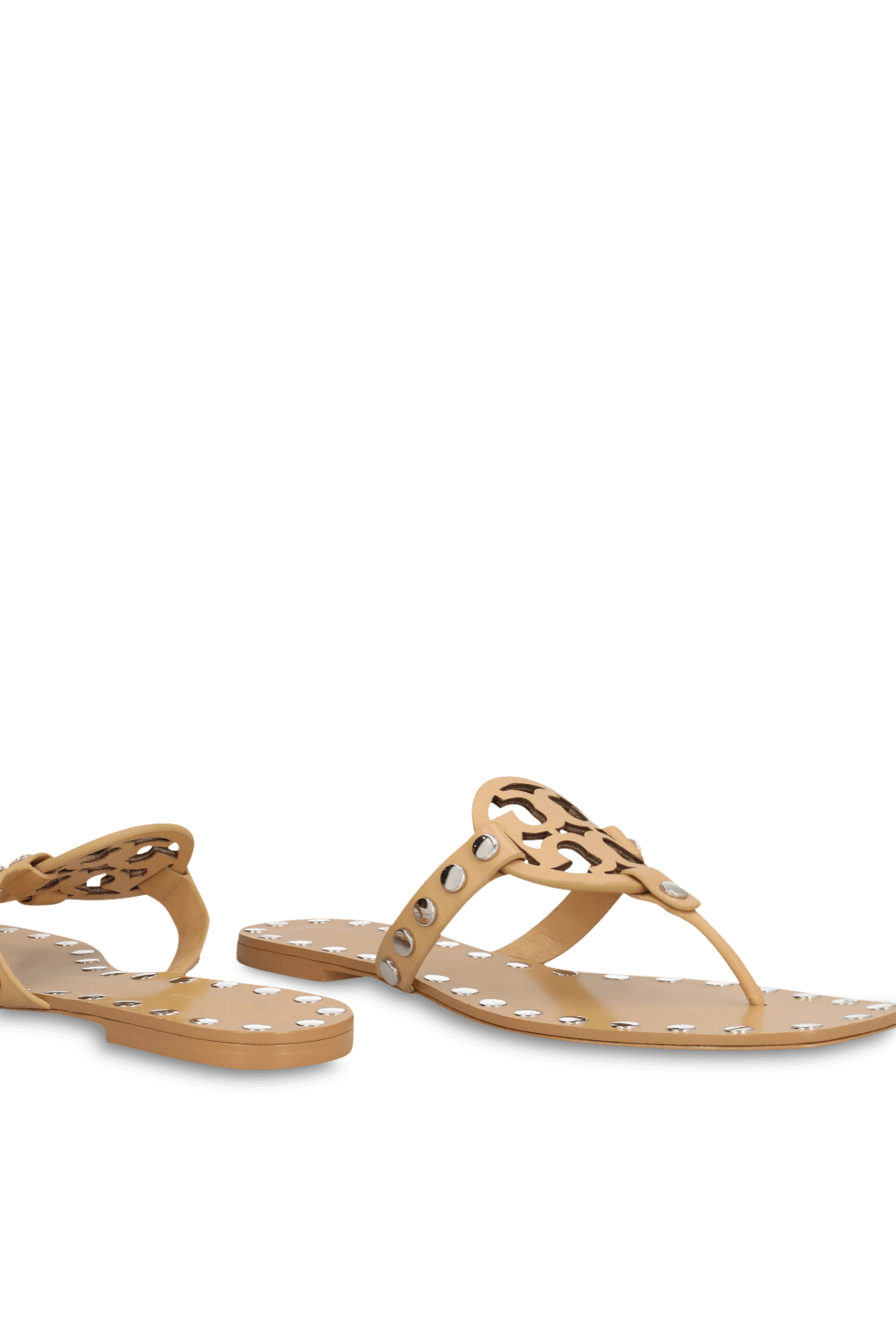 תמונת תקריב של כפכפי אצבע מילר ניטים