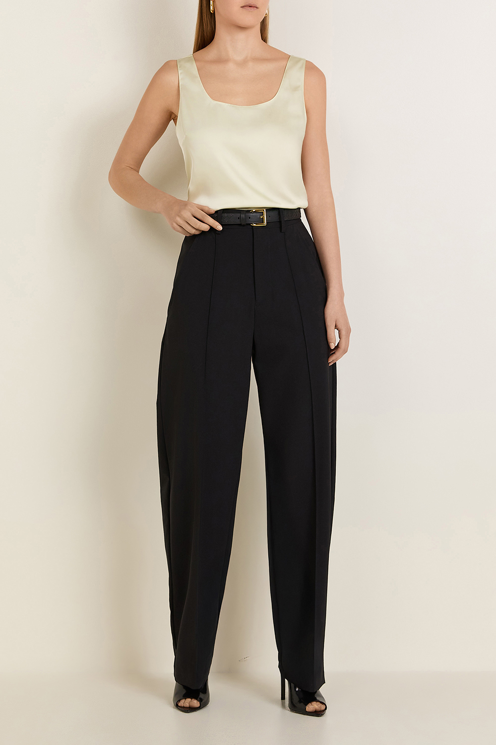 תמונת דוגמן קידמית של חגורה