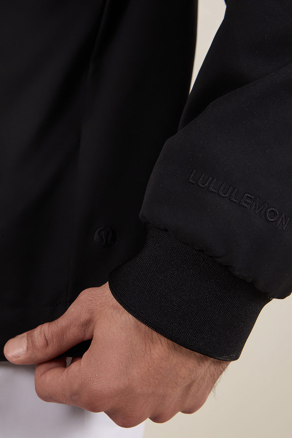 תמונת תקריב דוגמן של Insulated Cotton-Blend Bomber Jacket